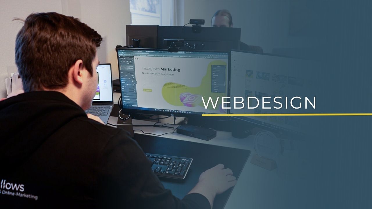 Mitarbeiter von netfellows baut eine Website